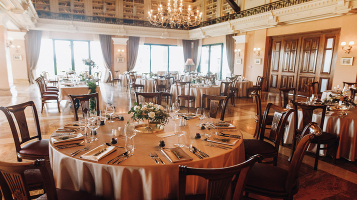What to Look for When Buying Hotel Dining Furniture for Luxury Hotels